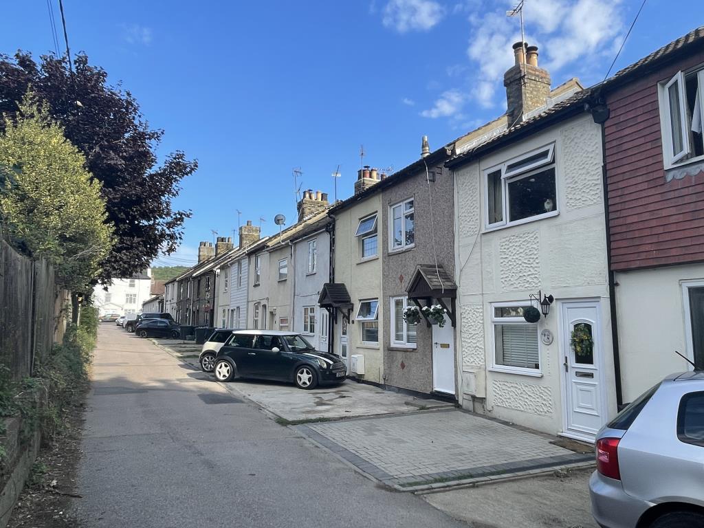 Lot: 18 - HOUSE FOR IMPROVEMENT -